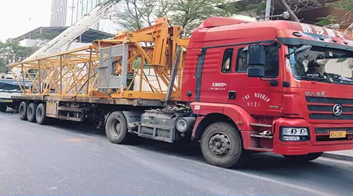 Flat-Top Tower Cranes